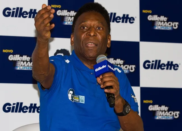 Pelé refuse de tirer les boules