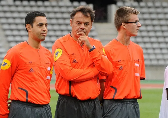 CDM : pas d&rsquo;arbitres français, Derrien réagit