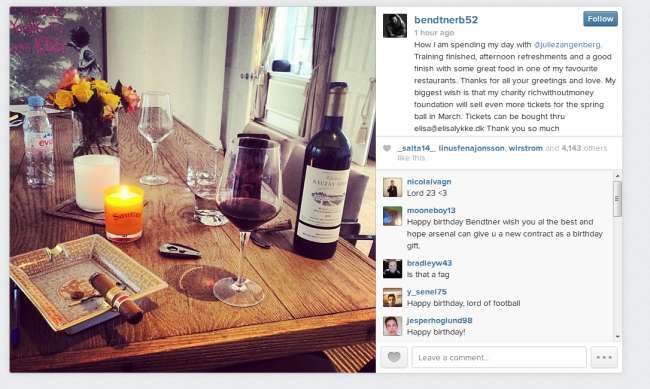 Photo : Bendtner a le cigare