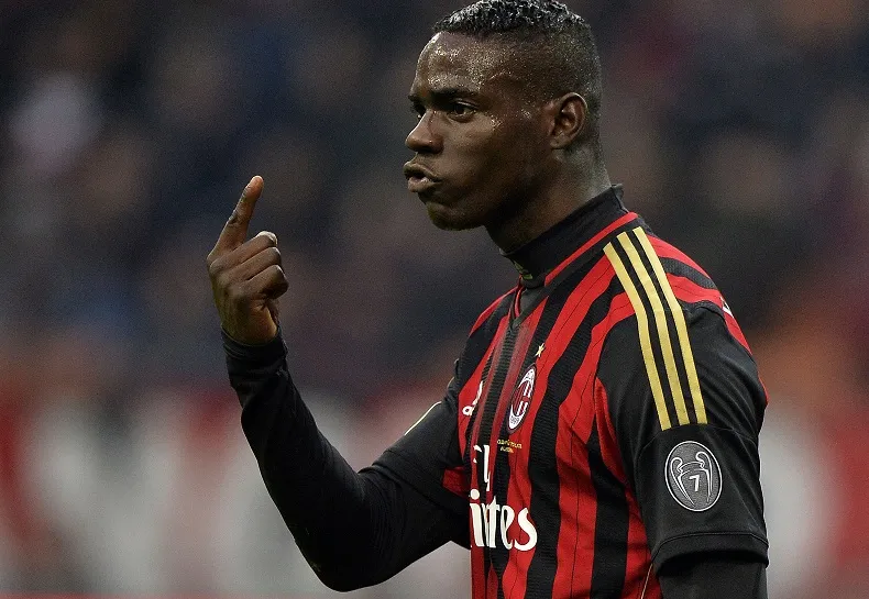 Balotelli se bat en boîte