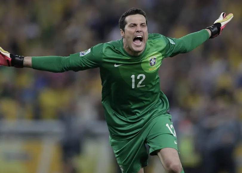 Júlio Cesar vers le Brésil