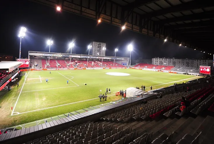 Matchs reportés pour Paris et Sainté