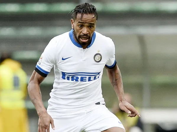 OM : Álvaro Pereira en renfort ?