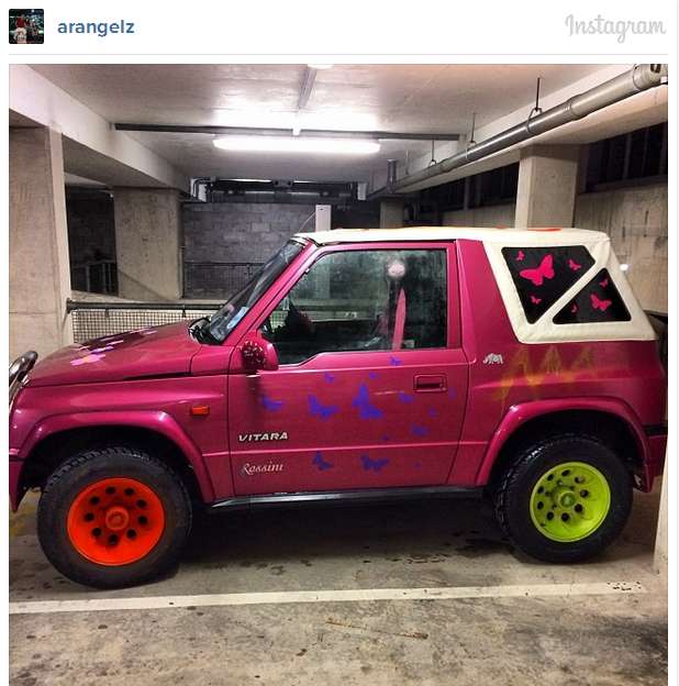 Photo : La voiture Barbie de Swansea