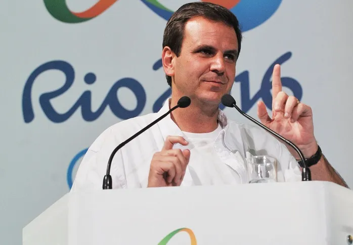 Brésil 2014 : le maire de Rio prêt à se suicider