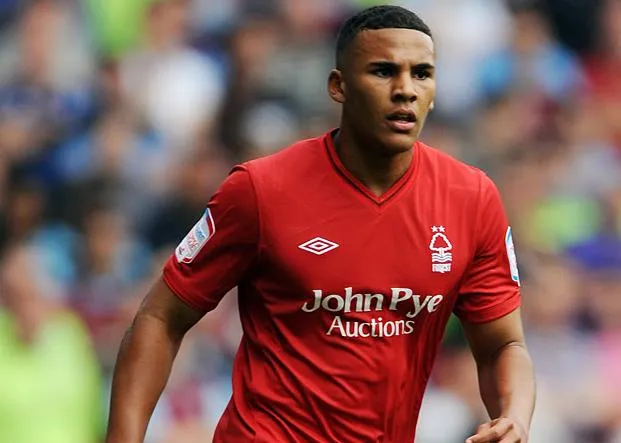 Un joueur de D2 pour remplacer Vidic ?