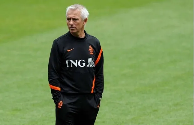 Hambourg vire Van Marwijk