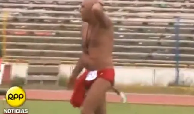 Photo : L&rsquo;entraineur « speedo »