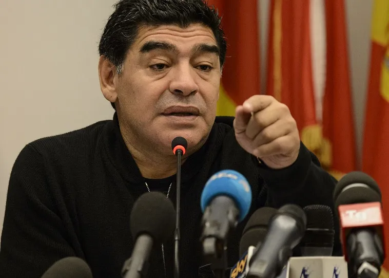 Maradona rechausse les crampons ?