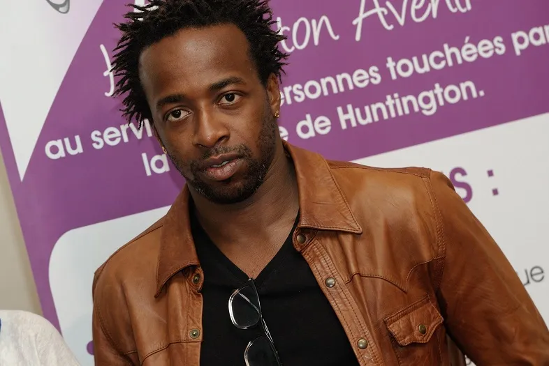 Neknomination : Govou porte plainte