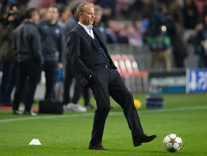 Twitter : Arsenal célèbre Bergkamp