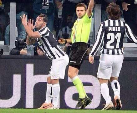 Photo : la célébration de Tevez