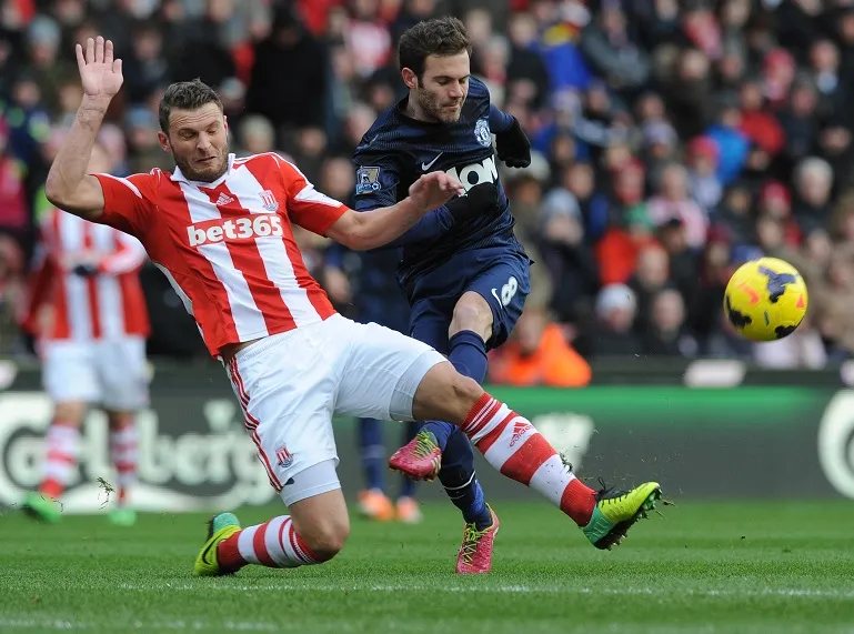 United coule, Mirallas relance Everton