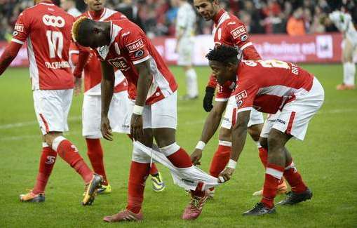 Photo : Batshuayi déculotté