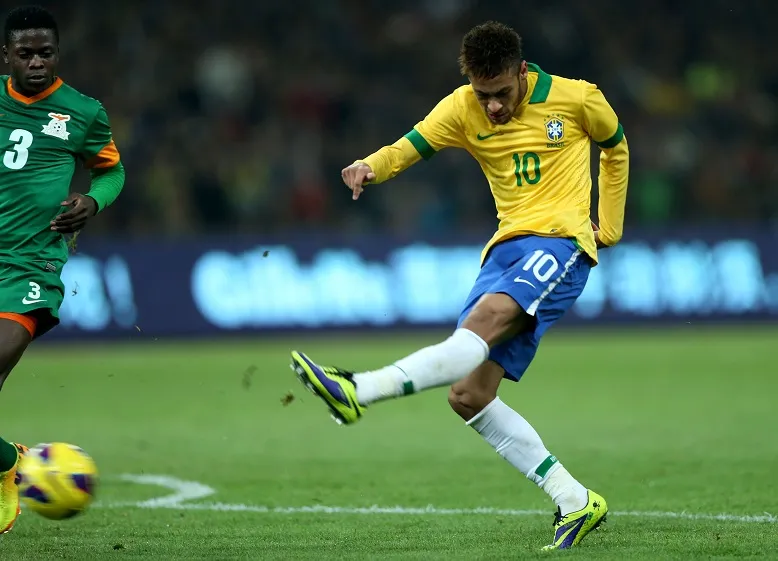 Neymar trop jeune pour R. Carlos