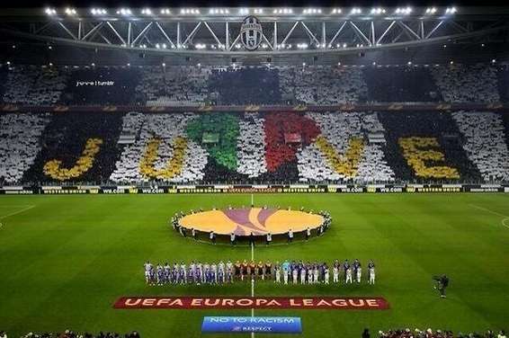 Photo : Le tifo de la Juve