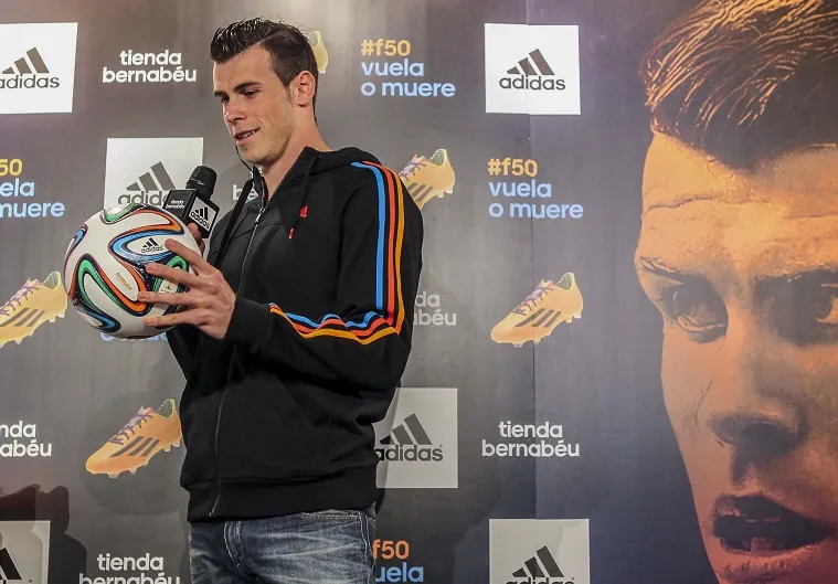 Le coup franc expliqué par Bale