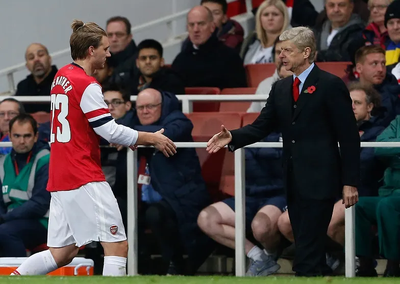 Wenger ne prolongera pas Bendtner