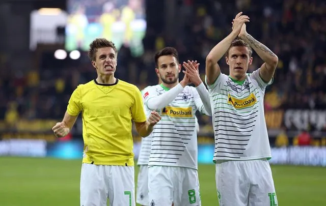 Dortmund surpris à domicile