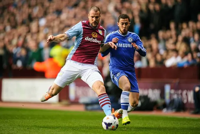 Chelsea chute à Villa