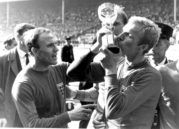 Goddam ! On a volé la Coupe du monde !