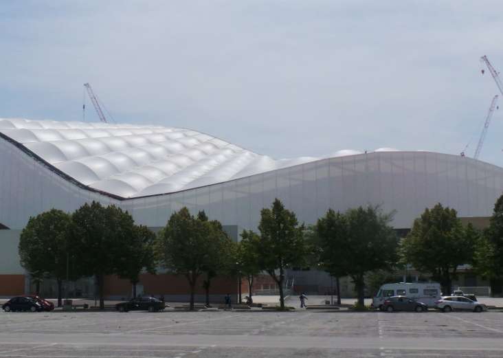 Photo : Le Vélodrome a un toit