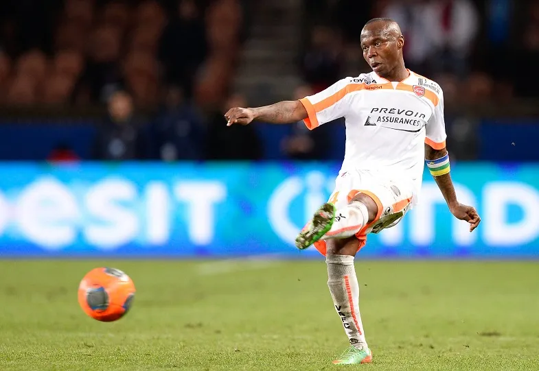 Enza-Yamissi :«<span style="font-size:50%">&nbsp;</span>Comment tu peux trouver Ben Laden dans une grotte et pas un Boeing ?<span style="font-size:50%">&nbsp;</span>»