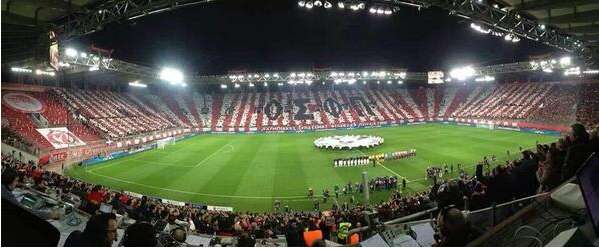 Photo : le tifo de l’Olympiakos