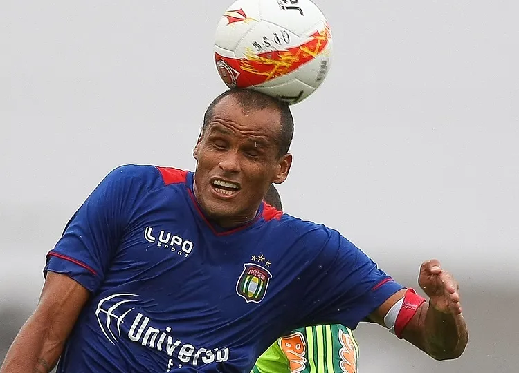 Brésil : Rivaldo vire son entraîneur