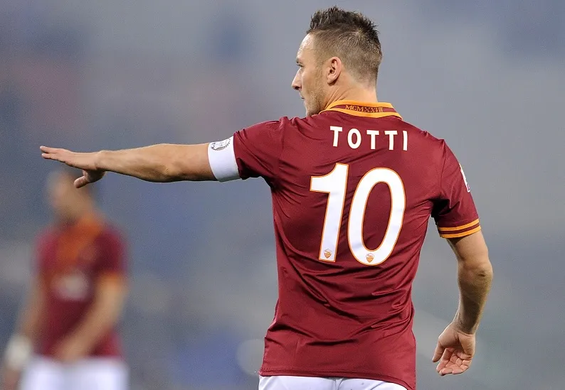 Totti : «<span style="font-size:50%">&nbsp;</span>Ma carrière sous le même maillot<span style="font-size:50%">&nbsp;</span>»
