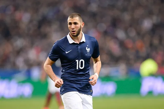 Benzema : «<span style="font-size:50%">&nbsp;</span>Ce tir serait parti dans les tribunes<span style="font-size:50%">&nbsp;</span>»