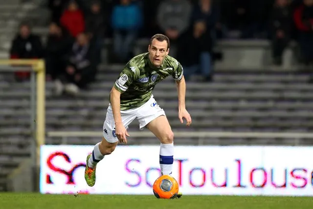 Squillaci ne craint pas Zlatan