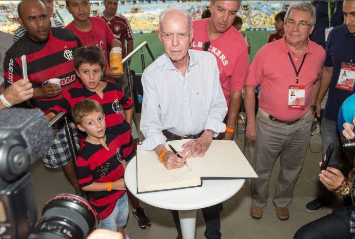 Brésil : Zagallo met la pression