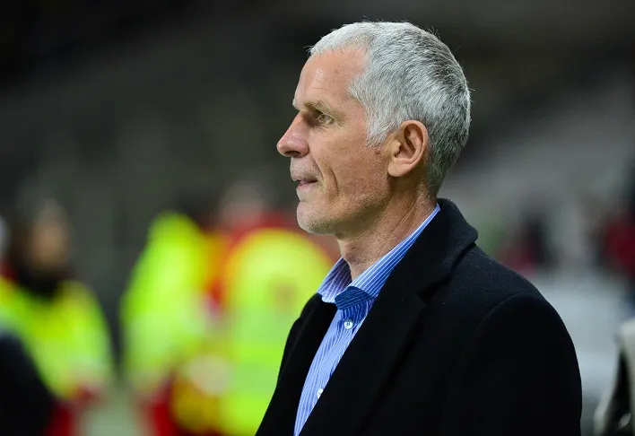 Gillot et le protège-tibia de Demba Ba