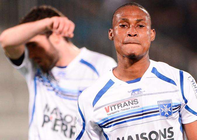 Caen à l’arrachée, Auxerre coule