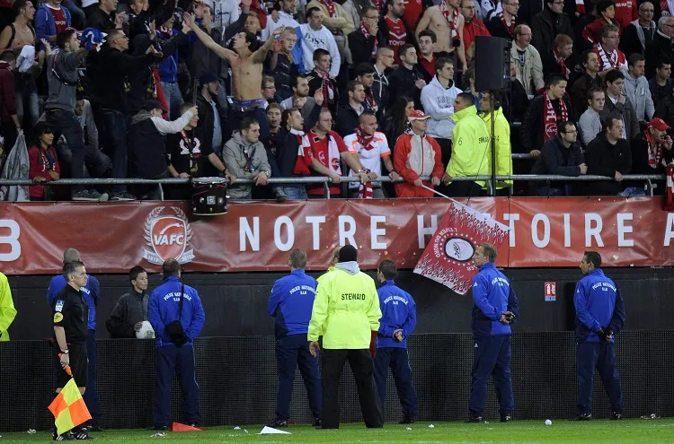 Les Valenciennois bloqués par leurs fans