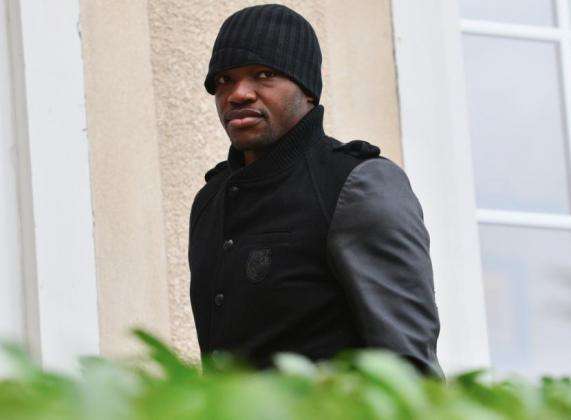 OM : qui pour remplacer Mandanda ?
