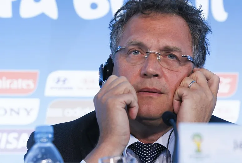 Brésil: Valcke rallume une mèche