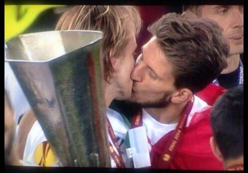 Photo : Le baiser sévillan