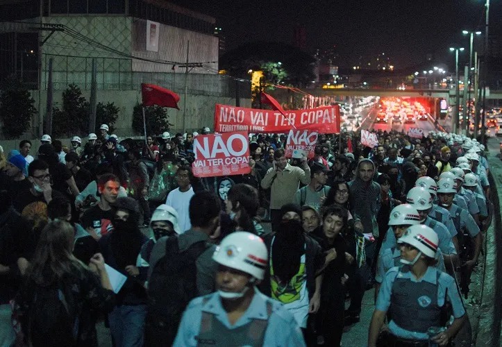 Manifs anti-Coupe du monde au Brésil