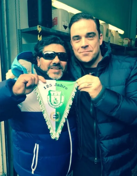 Photo : Robbie Williams et le faux Maradona