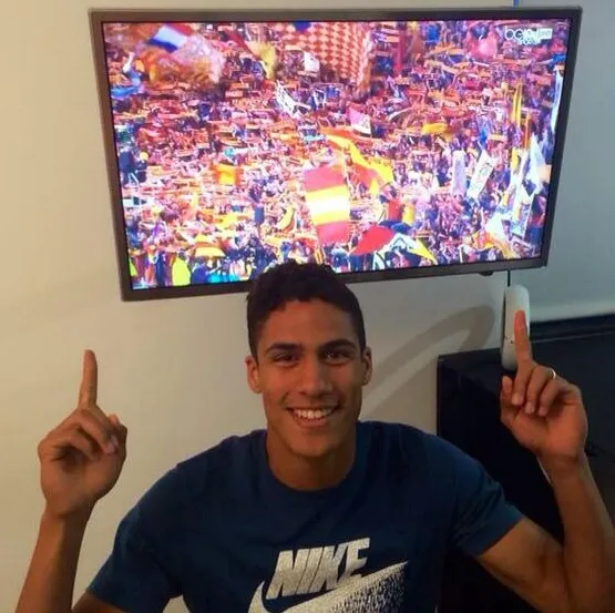 Photo : Varane félicite le RC Lens