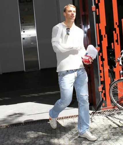 Photo : Neuer vers un forfait ?