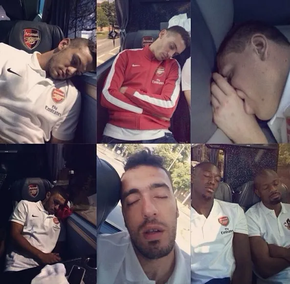 Photo : Szczesny suce son pouce