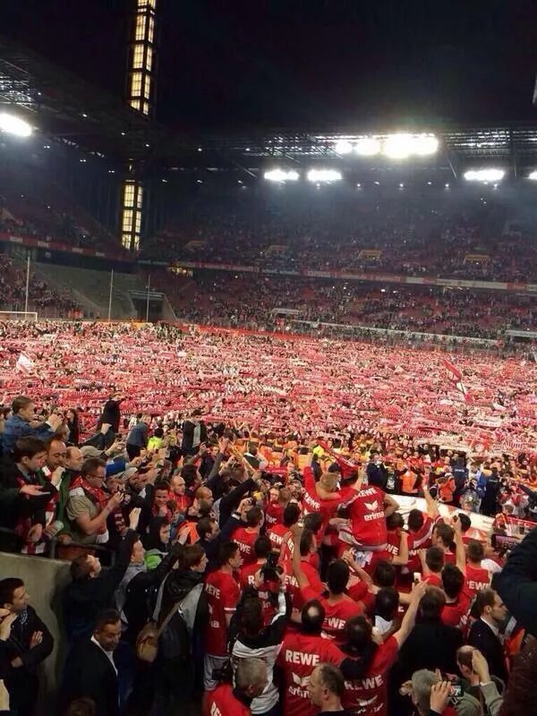 Photo : Envahissement de terrain à Cologne