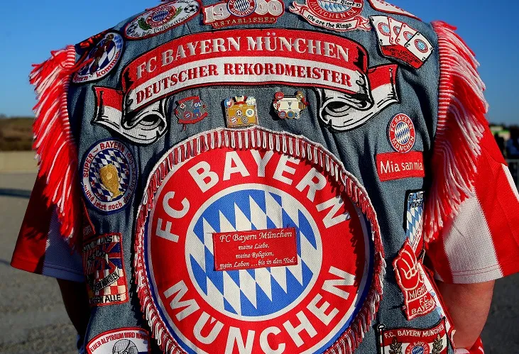 Des fans du Bayern atterrissent en urgence