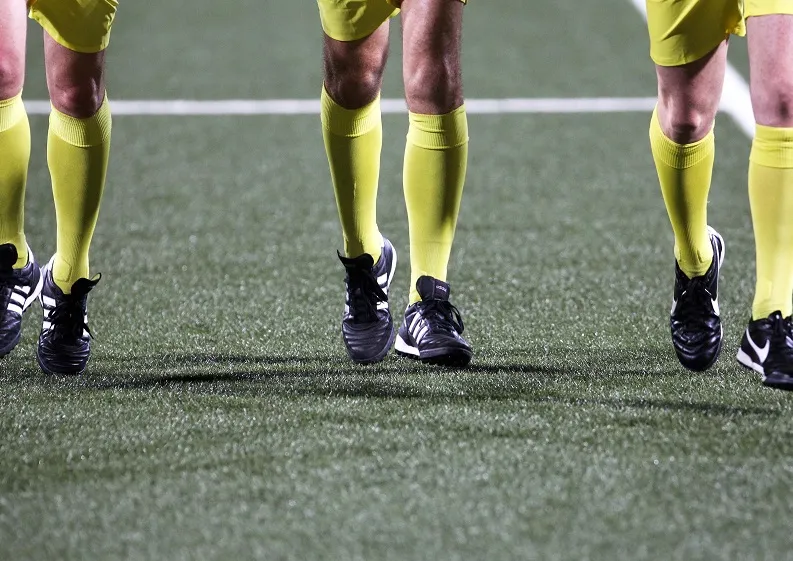 Un arbitre suisse menacé de mort