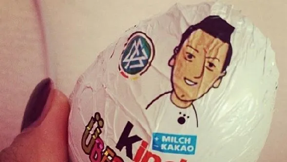 Ozil nouvelle égérie de…Kinder!