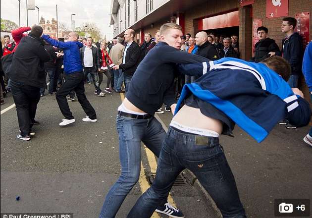 Photo : Bagarre à Anfield