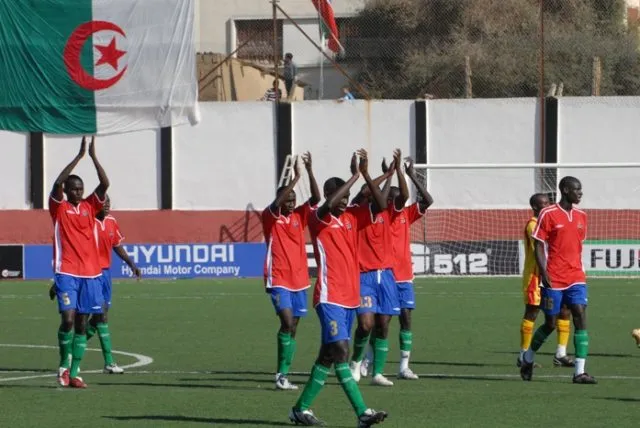 La Gambie suspendue 2 ans